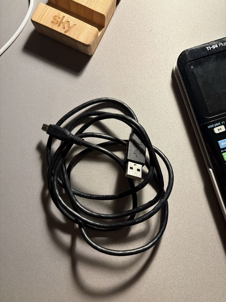 Calculadora “TI-84 Plus CE-T”