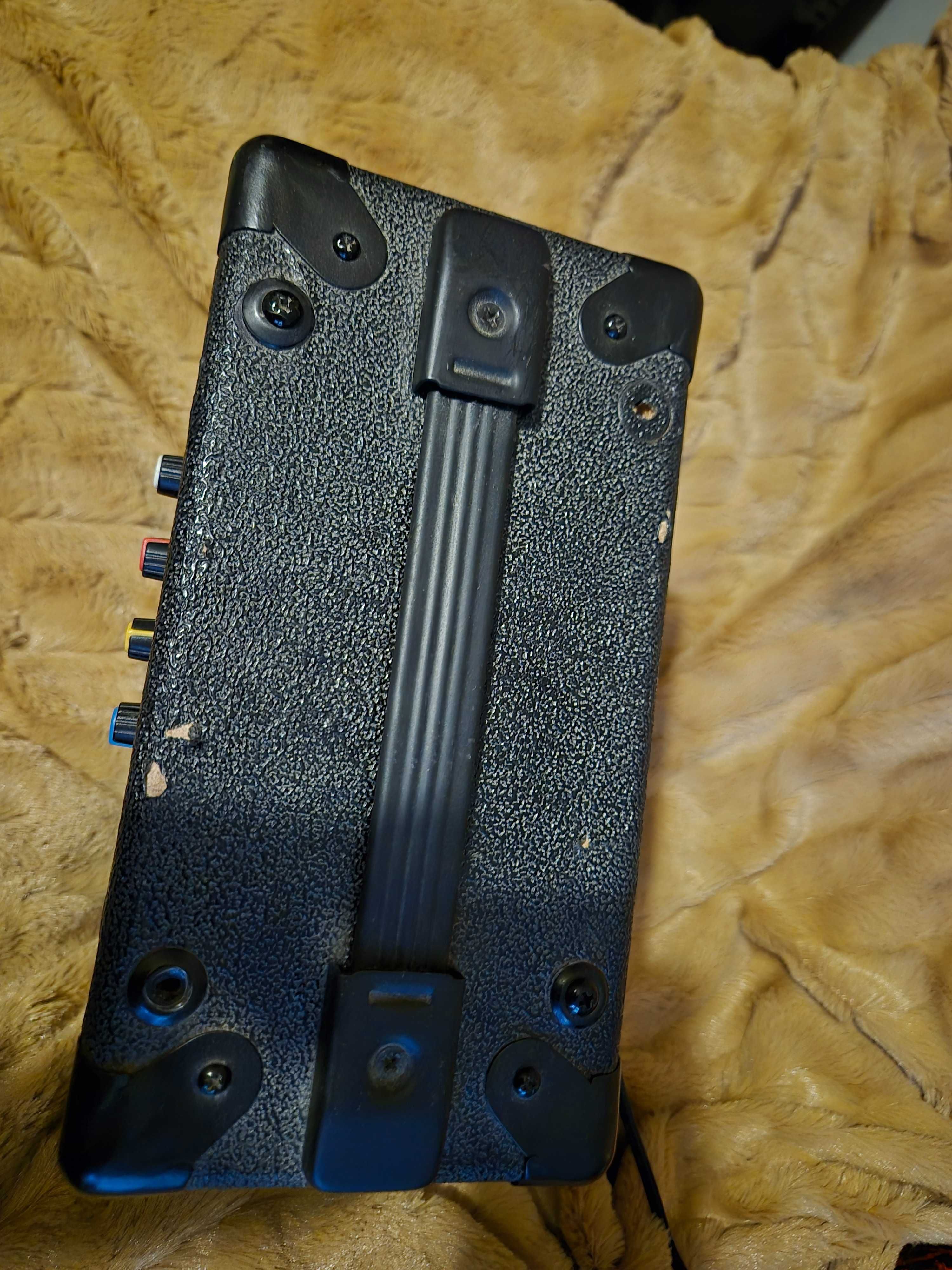 Uszkodzony wzmacniacz gitarowy combo piec 2