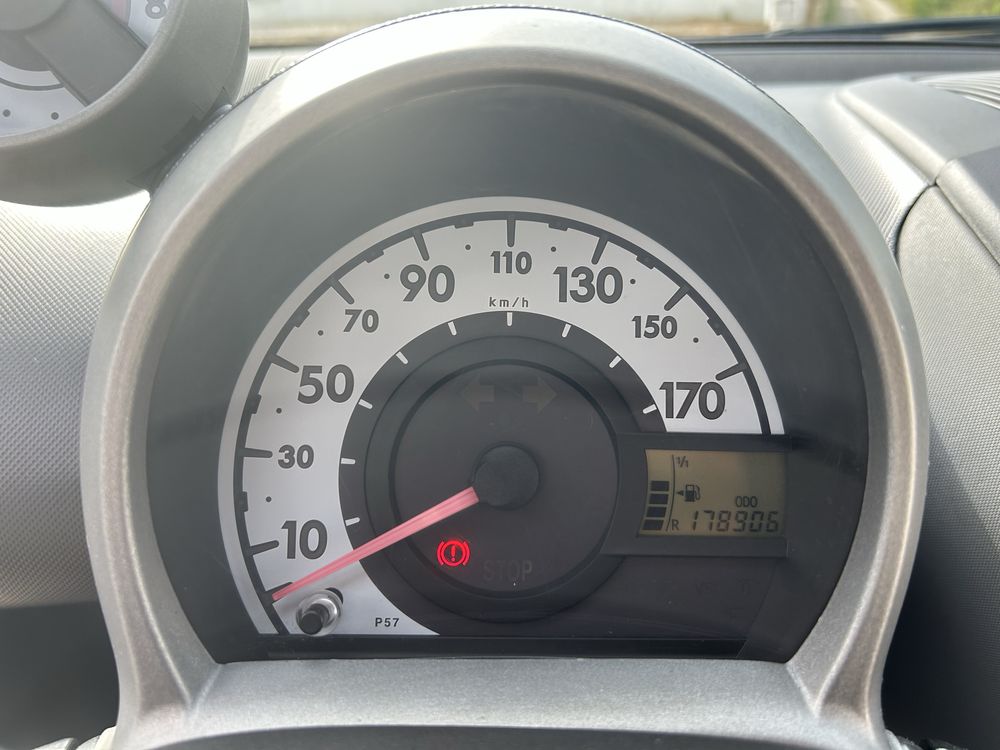 Peugeot 107 - Selo Antigo