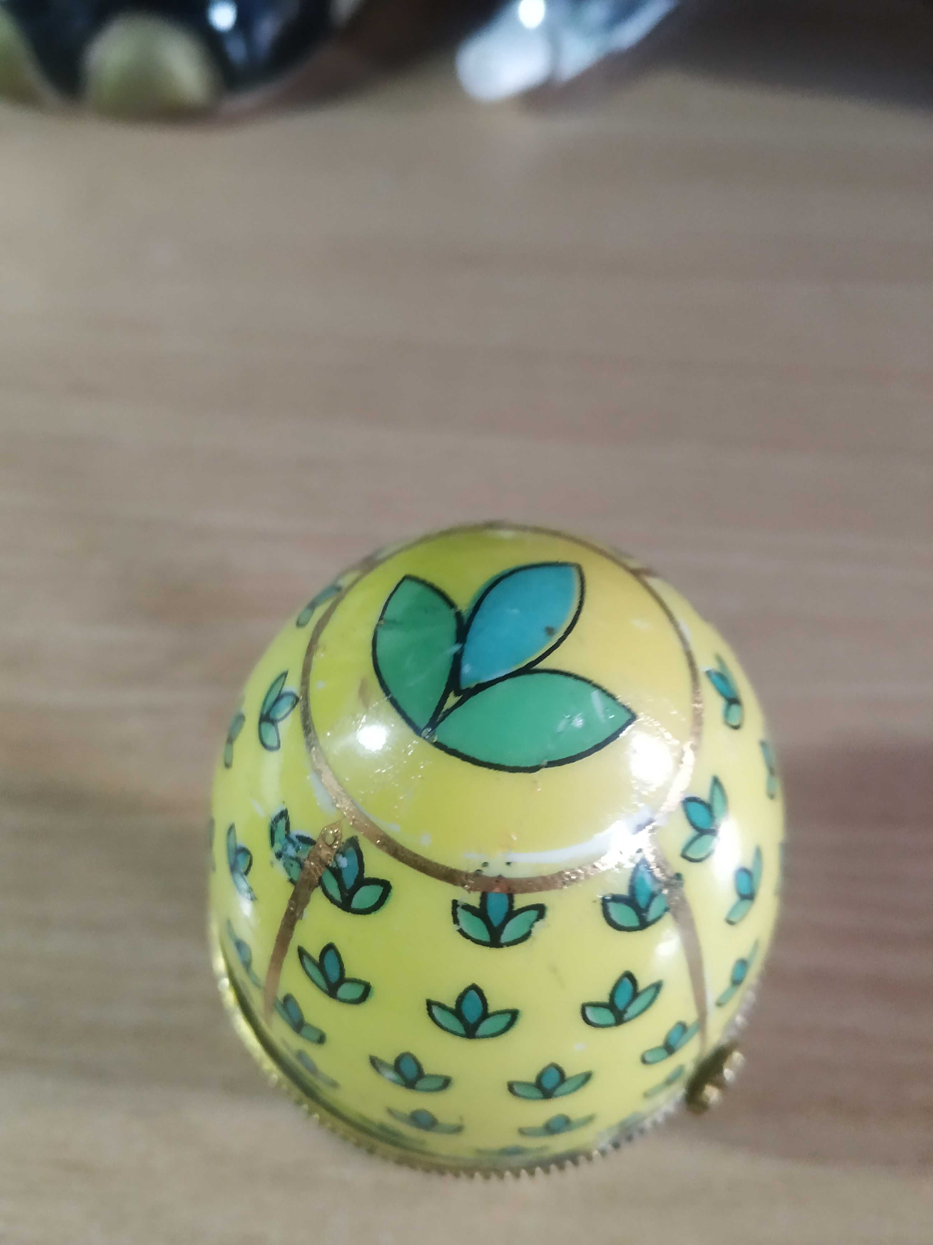 Скринька яйце. Порцеляна