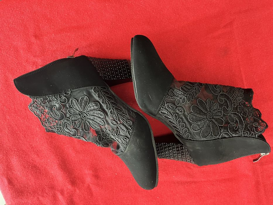 Sapato preto T37