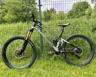 Mondraker Superfoxy L 29’ rower enduro fox kashima magura race face