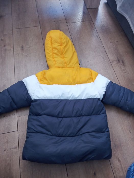 Kurtka zimowa dziecka 122r