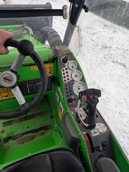 Ładowarka miniładowarka Avant 735