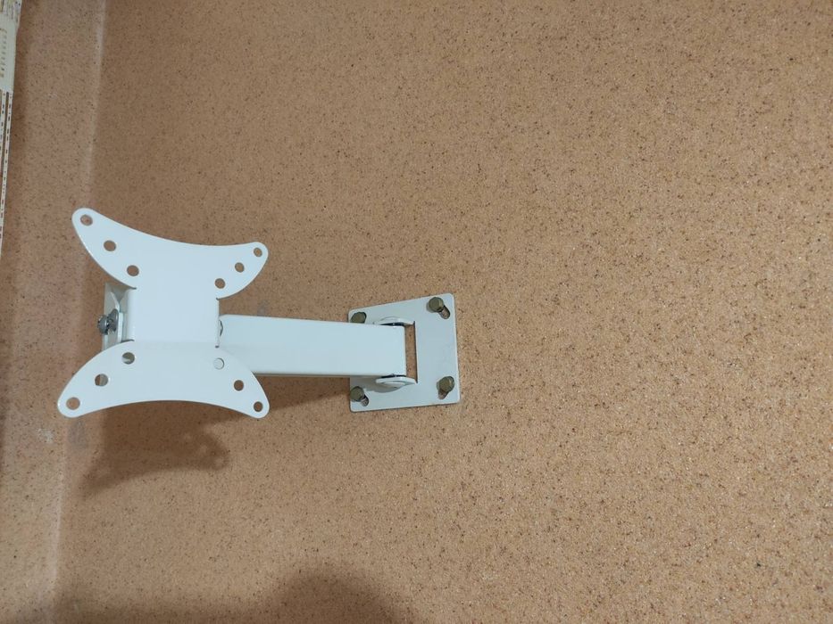 Кріплення на телевізор