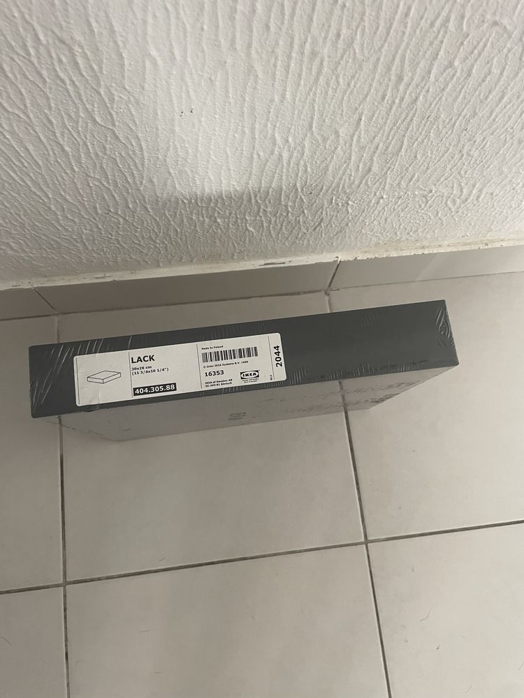 Prateleira lack preta ikea