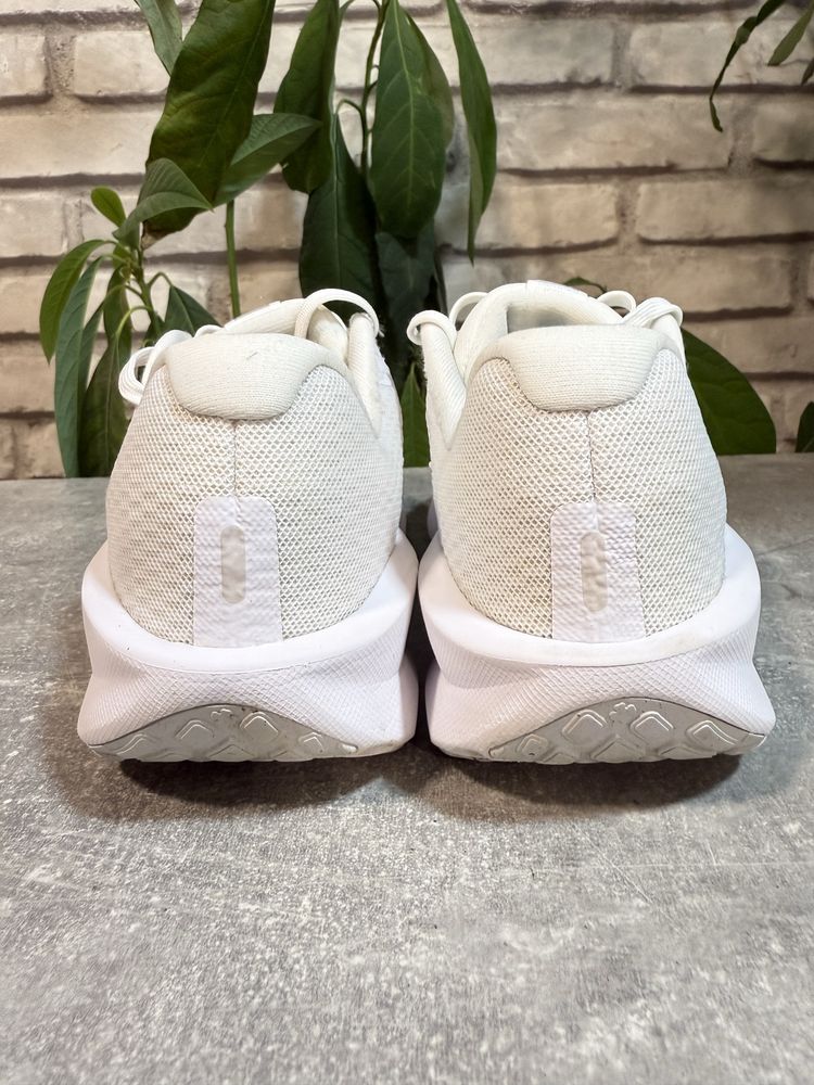 Кроссовки NIKE Downshifter 13. 40 р