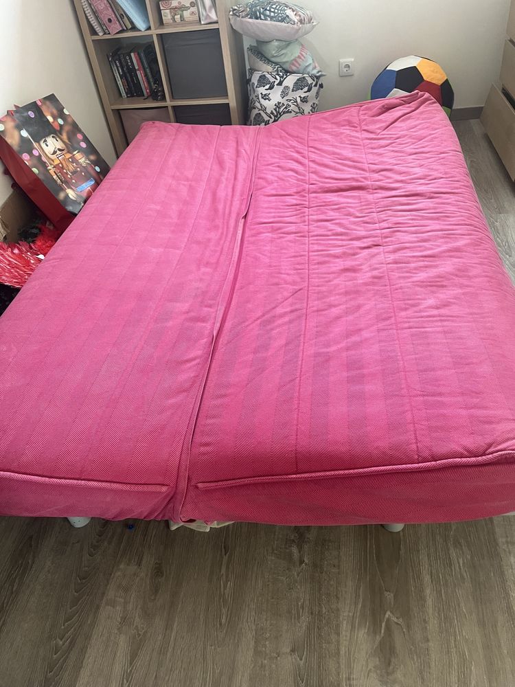 Sofá cama com pouco uso