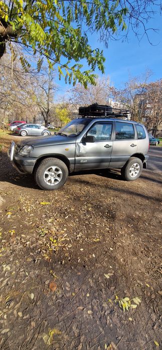 Нива Шевролет 2123