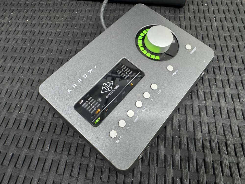 Universal audio arrow sprawny okazja pluginy w cenie szybka wysylka