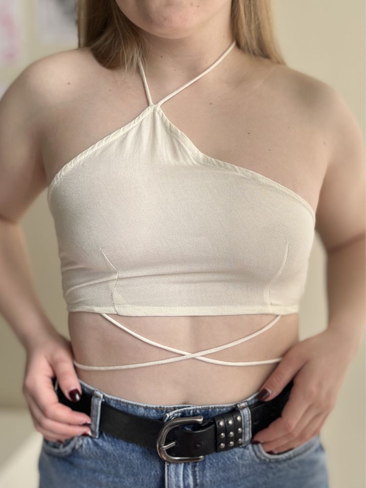 Kremowy top asymetryczny marszczony prettylittlething xs