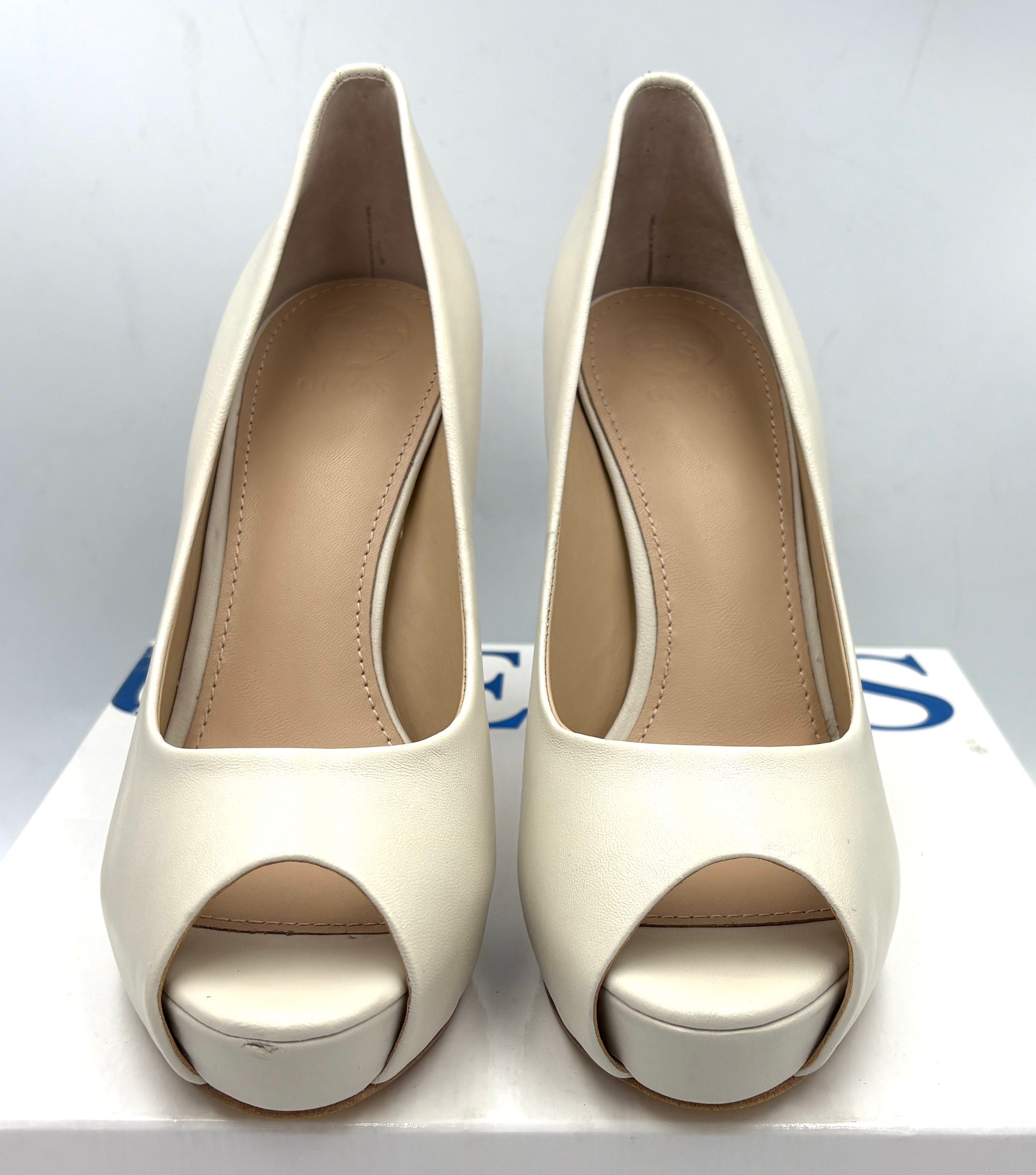 ‼️Nowe oryginalne szpilki czółenka GUESS FLH124 ecru 39 AZ 166 12 cm