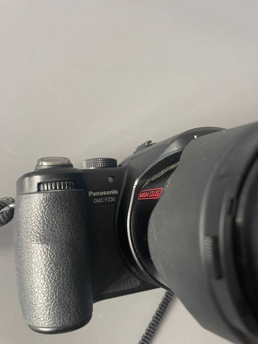 Aparat fotograficzny Panasonic DMC-FZ30.