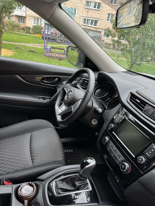 Nissan Rogue 2.5  2019