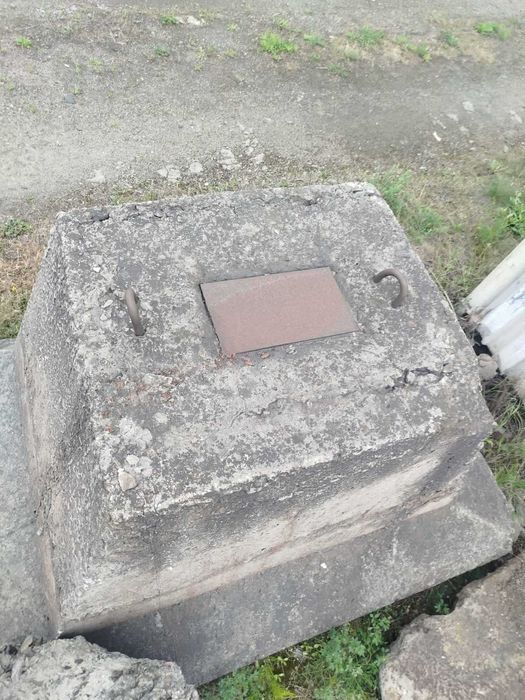 Продам фундаменты бетонные , блоки , сваи, колонны, полушпалы.