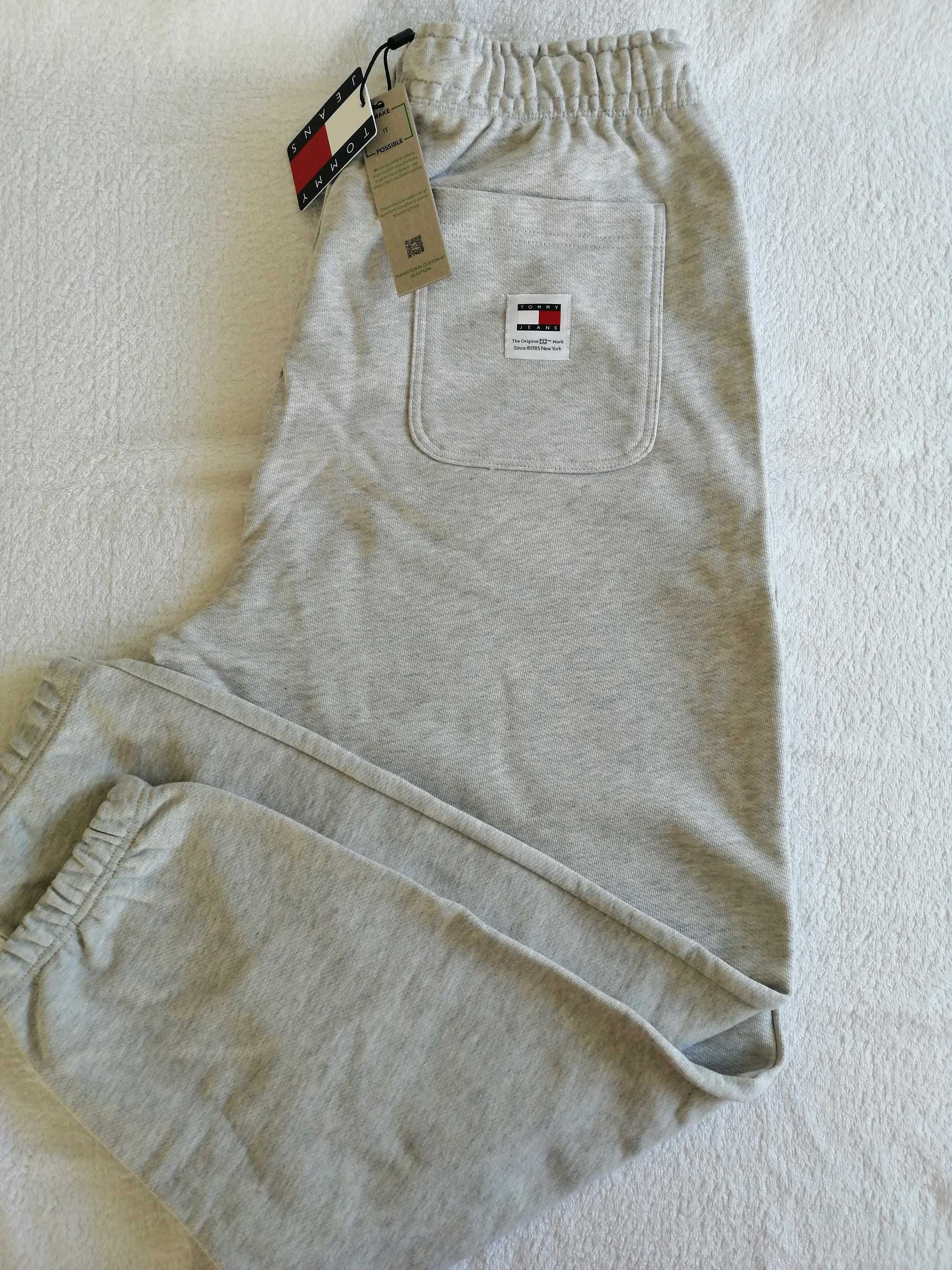 Spodnie dresowe TOMMY HILFIGER rozm. L  jasny szary