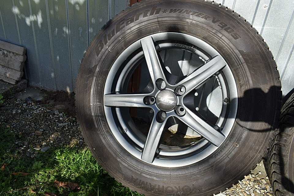 Sprzedam4 felgi aluminiowe ALUTEC 16  5x114,3  z oponami zimowymi
