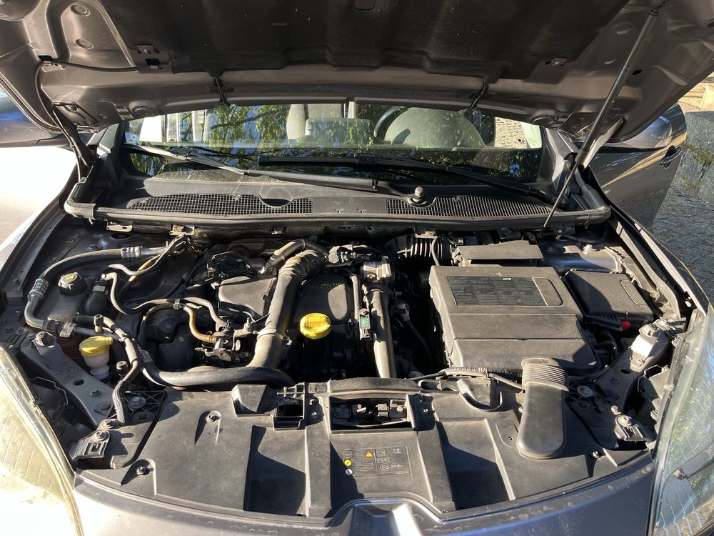 Carrinha em muito bom estado de conservação: pintura, pneus, motor.