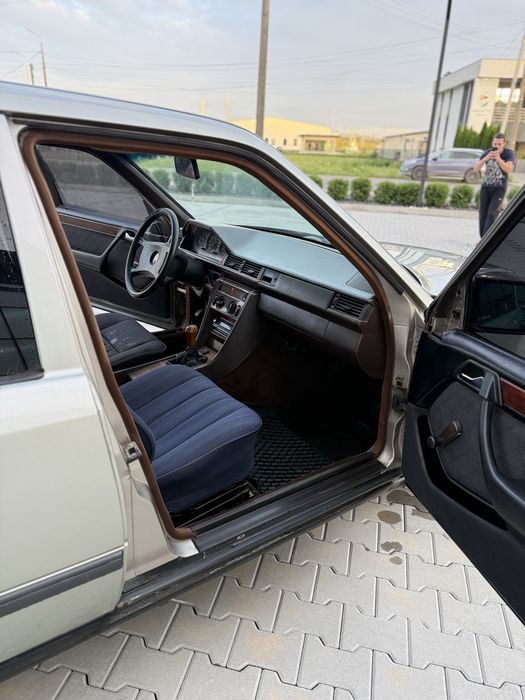 Mercedes-benz w124
