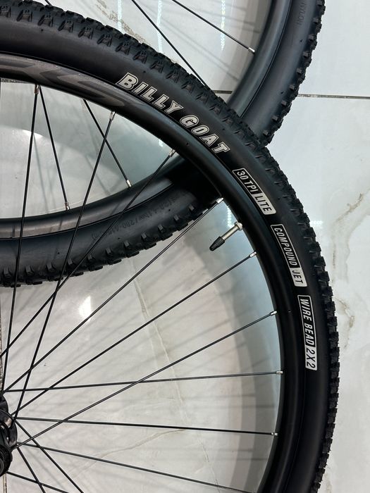 Koła rowerowe 29” Shimano RS + Opony