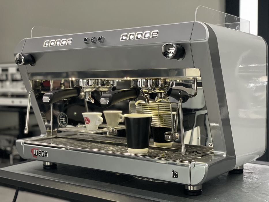 Професійна кавоварка для барів і кафе Wega IO