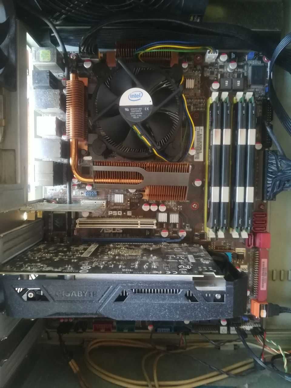 Topowy zestaw 775: Asus P5Q-E, 0 gb hyperx ddr2 1066mhz, xeon e5450