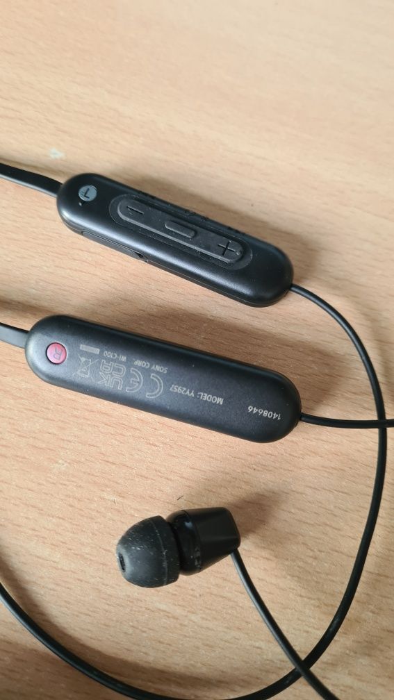 Słuchawki bezprzewodowe Sony WI-C 100B IPX4 BT 5.0 na gwarancji