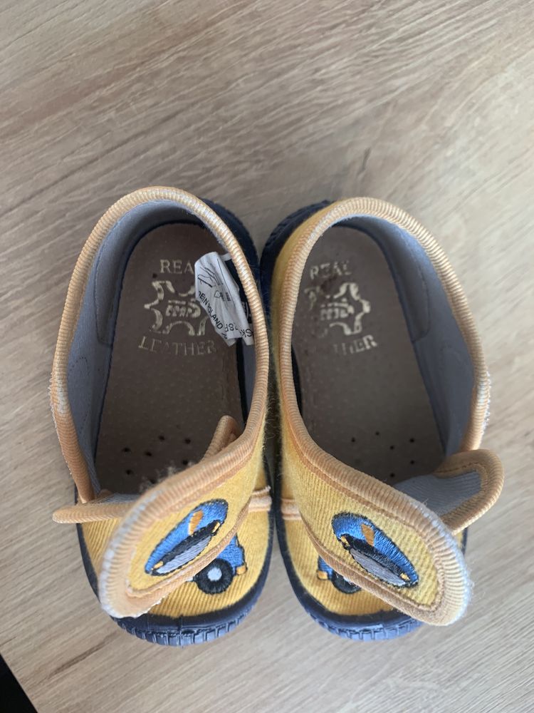 Buty buciki pantofelki do żłobka r. 20