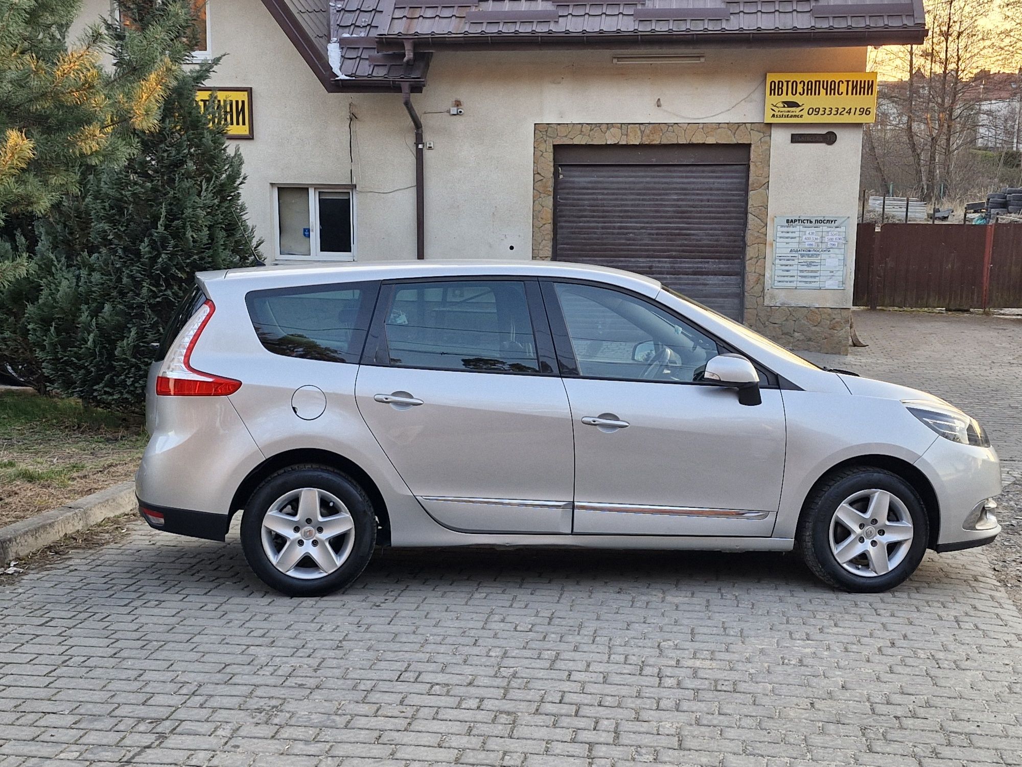 Продам Renault Grand Scenic
