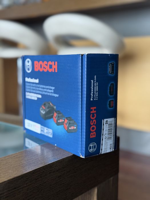 2 x akumulator BOSCH Professional 5.5Ah 18V + ładowarka
