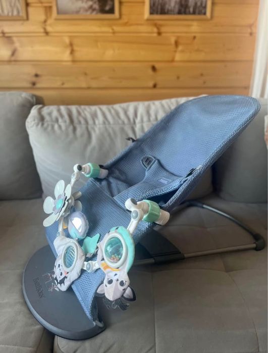 Babybjorn niebieski mesh leżaczek bujaczek
