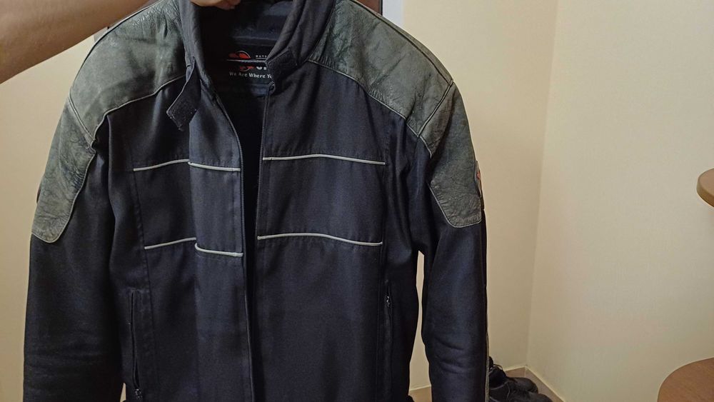 Захисний костюм для мотоциклістів