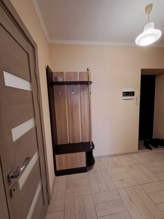 Оренда однокімнатної квартири з гардеробною вул.Дорошенка,22Б(парк)