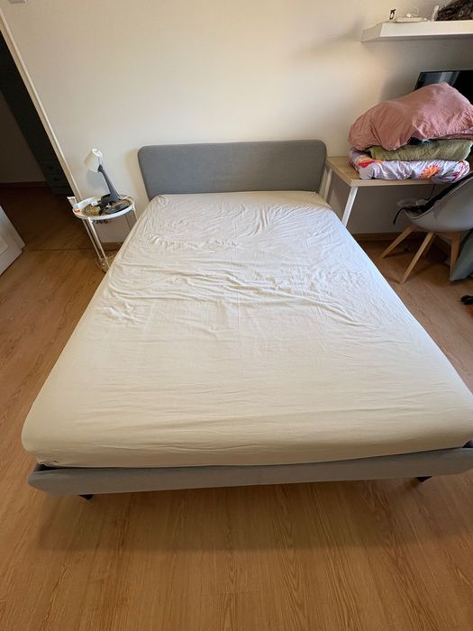 Cama ikea casal + colchao de molas firme