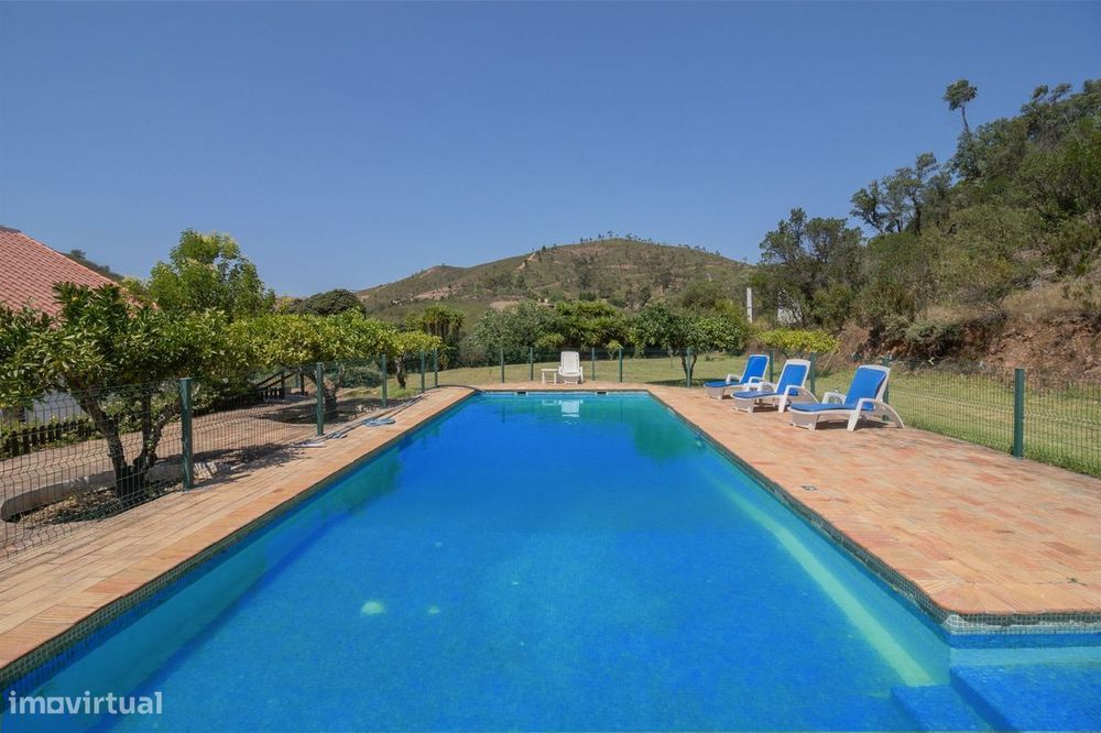 Moradia V3, piscina, jardim e 4ha de terreno - Silves