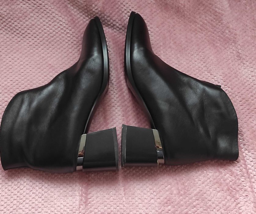 Черевики Attico з натуральної м'якої шкіри на стійкому каблуку