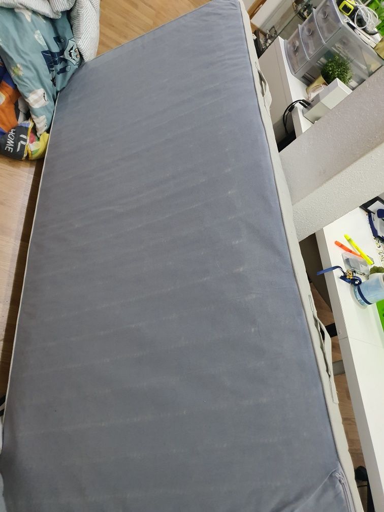 Cama, estrado e colchao 90x200