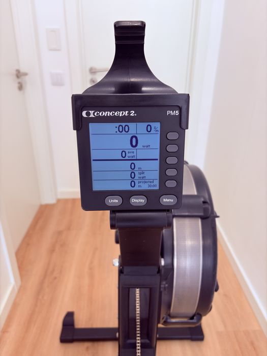 Máquina de remo Concept2 Model D com monitor PM5