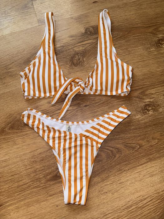 Жіночий смугастий купальник