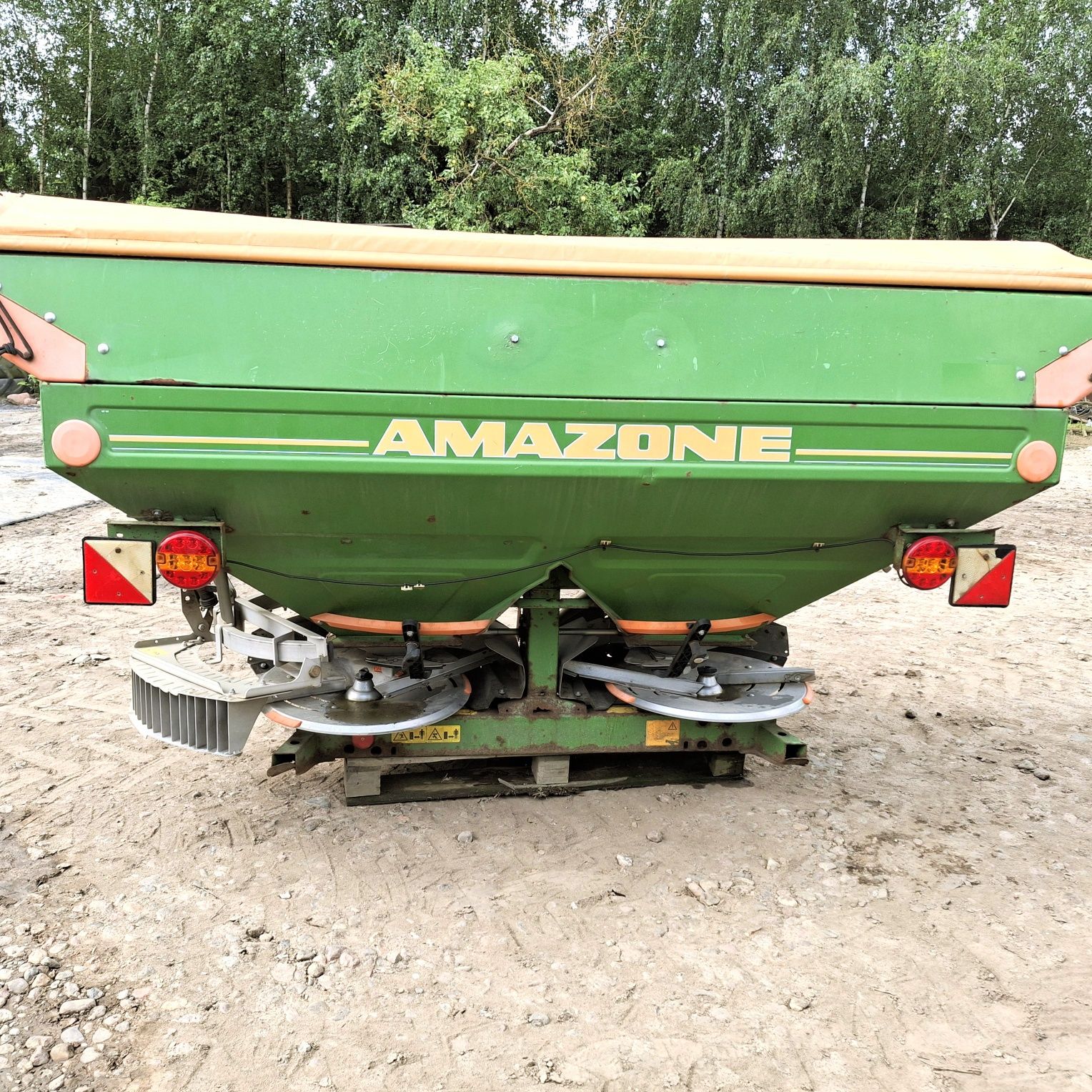Rozsiewacz do nawozu 2 szt Amazone ZAM SBS 1200 (2200l) 36-21m Limiter