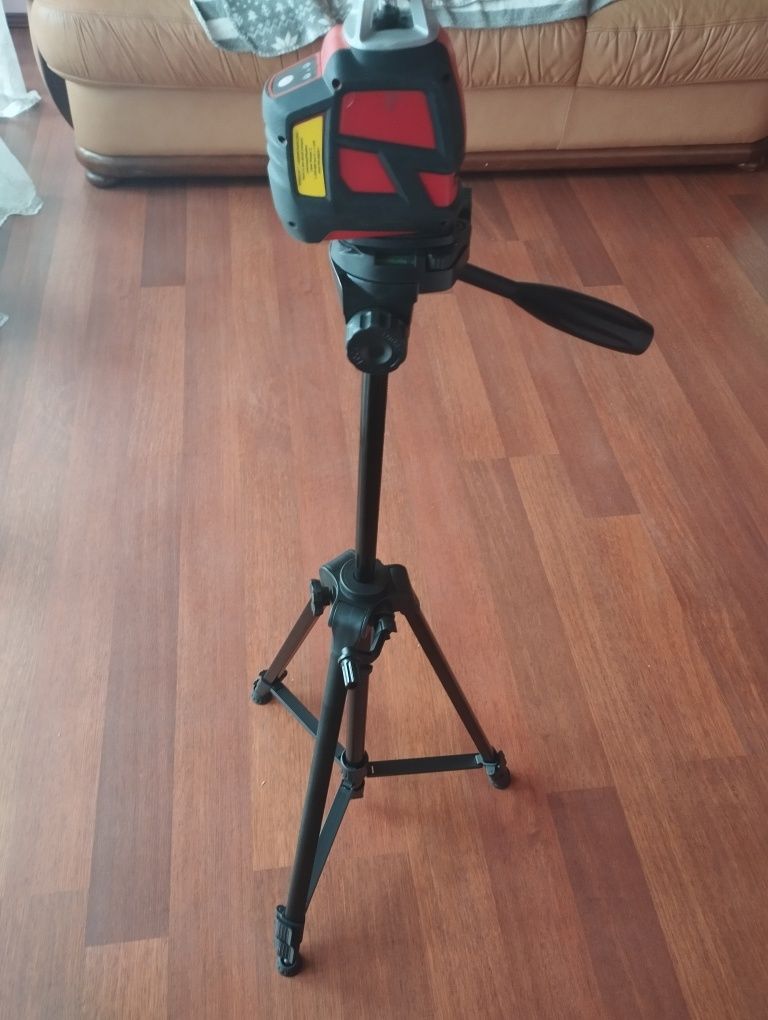 Нівелір Einhell  TC -kll 10/170 та ТЕ-LL 360