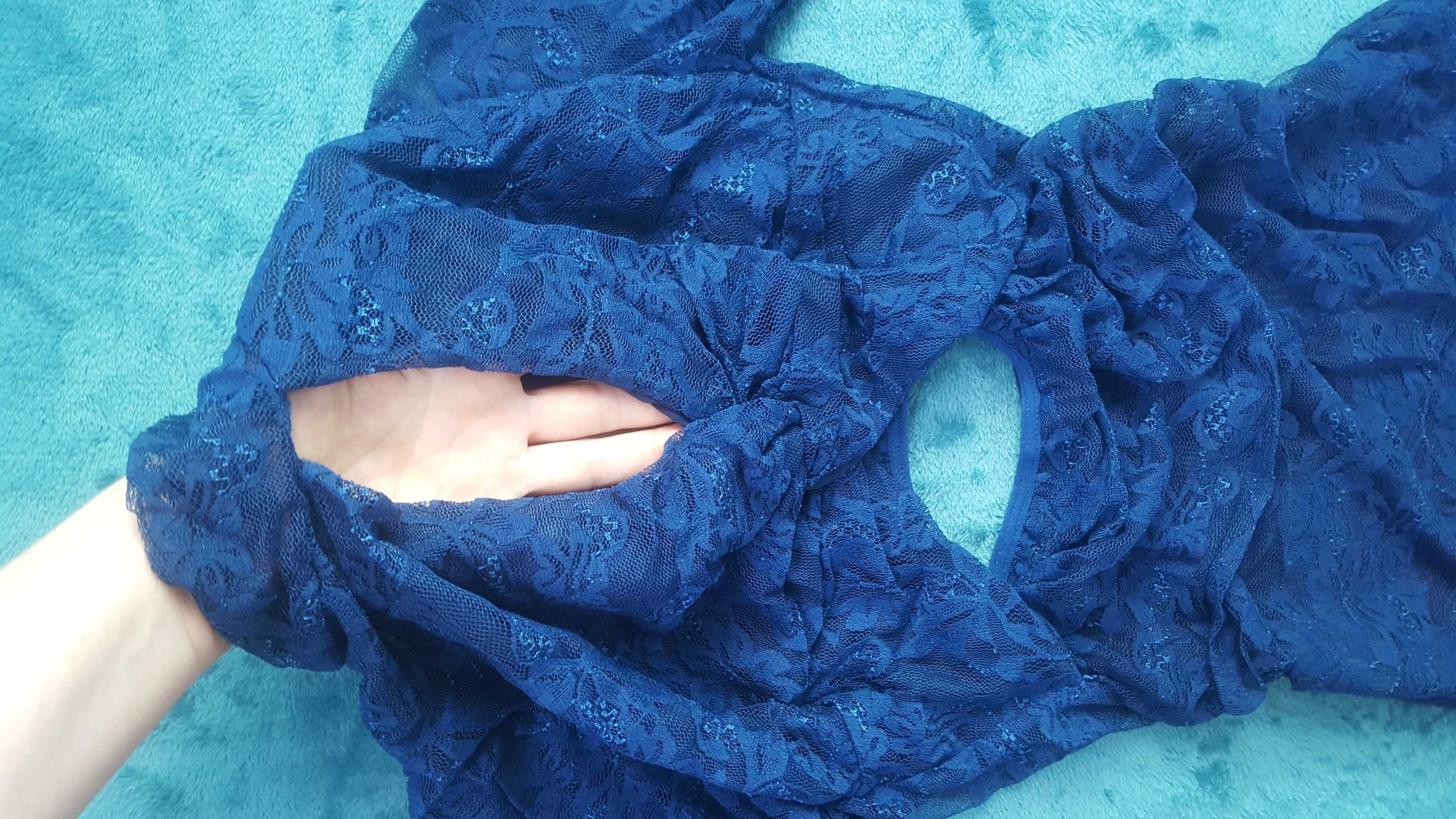 Granatowa koronkowa sukienka z odkrytymi plecami, rozmiar 38 - 40