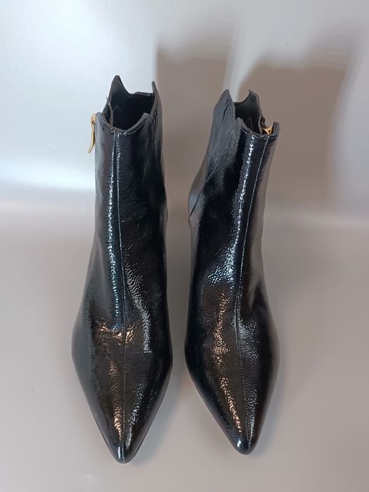 Шкіряні лакові ботінки Clarks