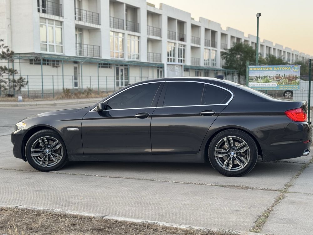 BMW f10 офіційна, на фарш комплектації вся обслужена, цепок замінено