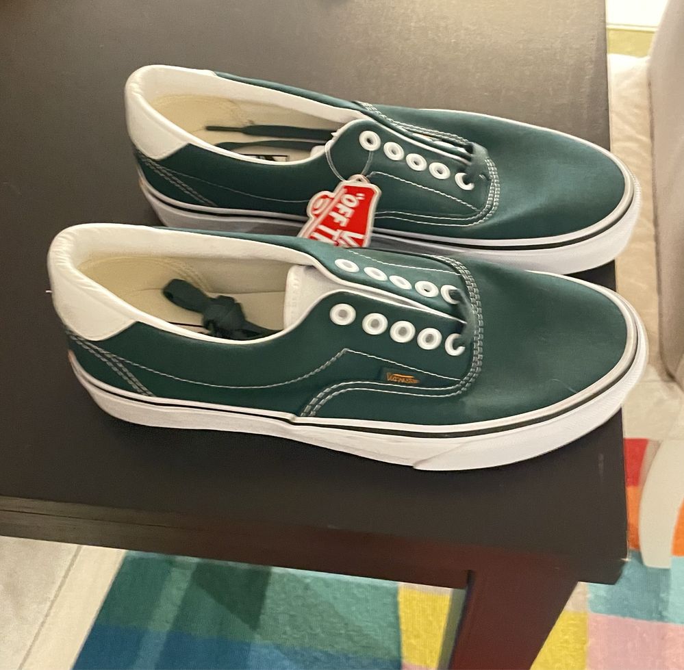 VANS, sapatilhas baixas, novas nunca usadas e originais.