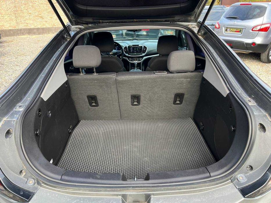 Chevrolet Volt 2017, 1,5 гібрид.