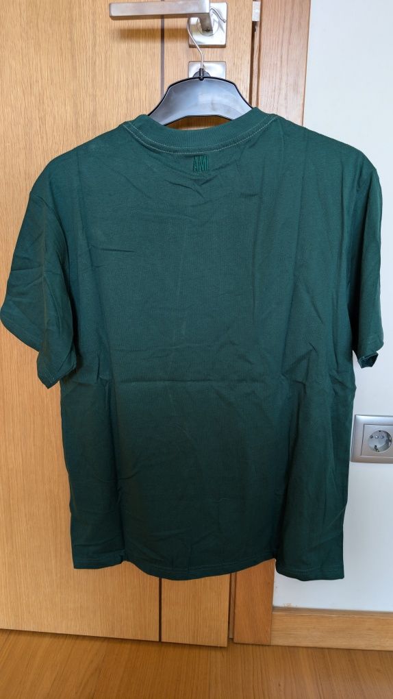 T-shirt Ami Paris. Tamanho L