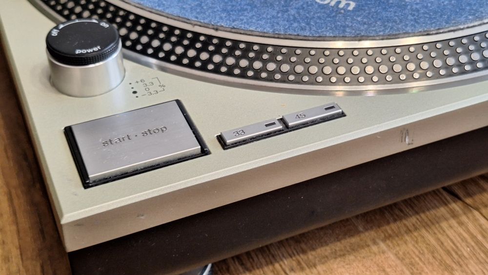 Gramofon Technics 1200 mk2 Made in Japan