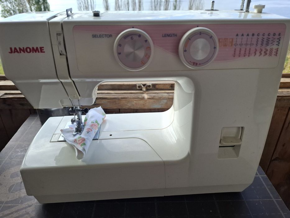 Швейная машинка Janome JT 1108