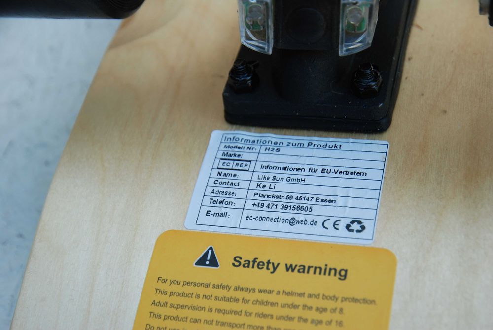 Deskorolka elektryczna sterowana za pomocą pilota